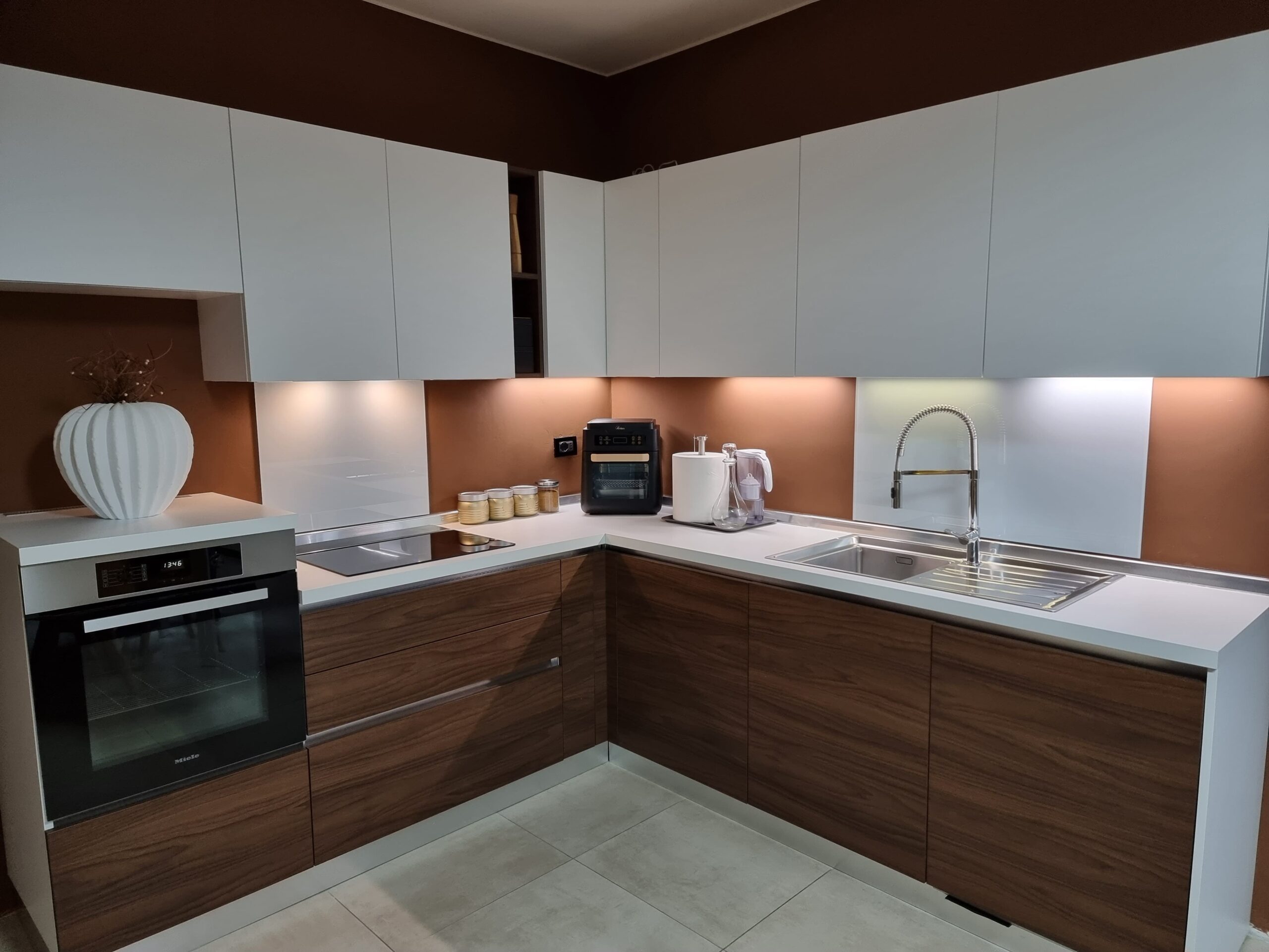Vuoi illuminare bene la tua cucina? Ecco alcuni consigli utili.